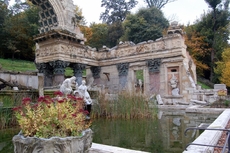 Schlosspark_Schönbrunn_Römische_Ruine_4.JPG